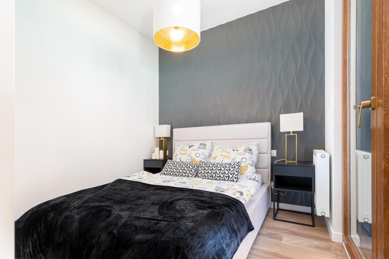 New Apartment, Private Patio クラクフ エクステリア 写真